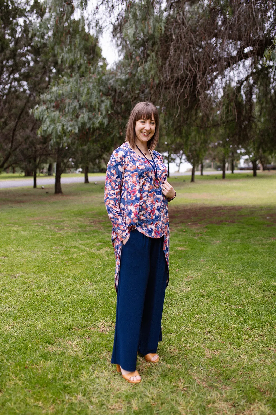 LUCIA Shaped Top in Navy Autumn Leaves