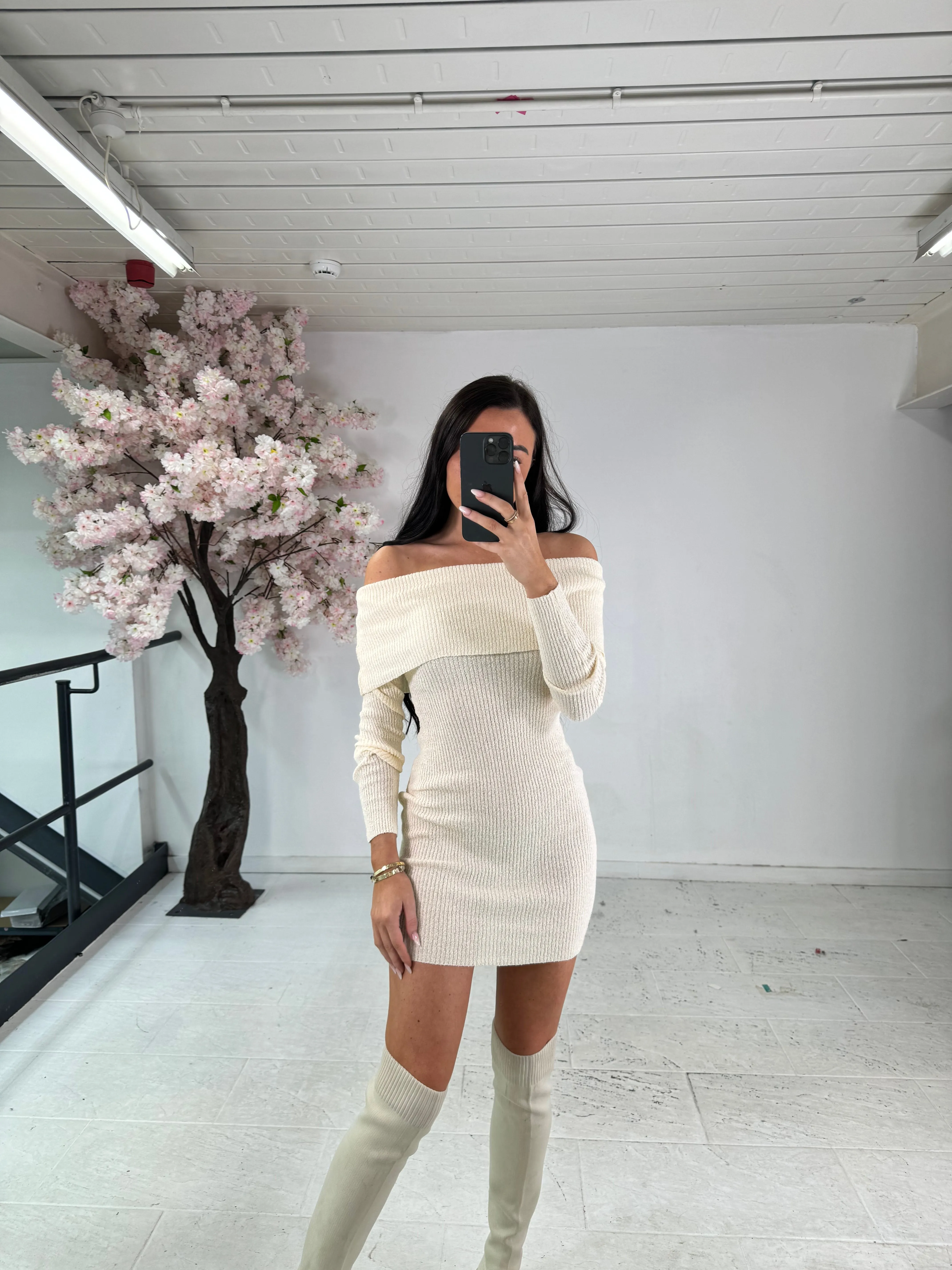 Off the shoulder knit dress - beige