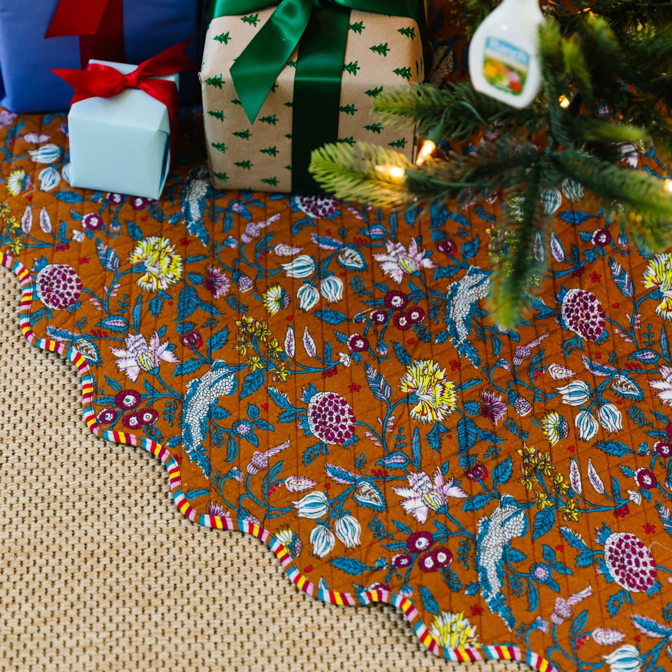 Yadira Tree Skirt